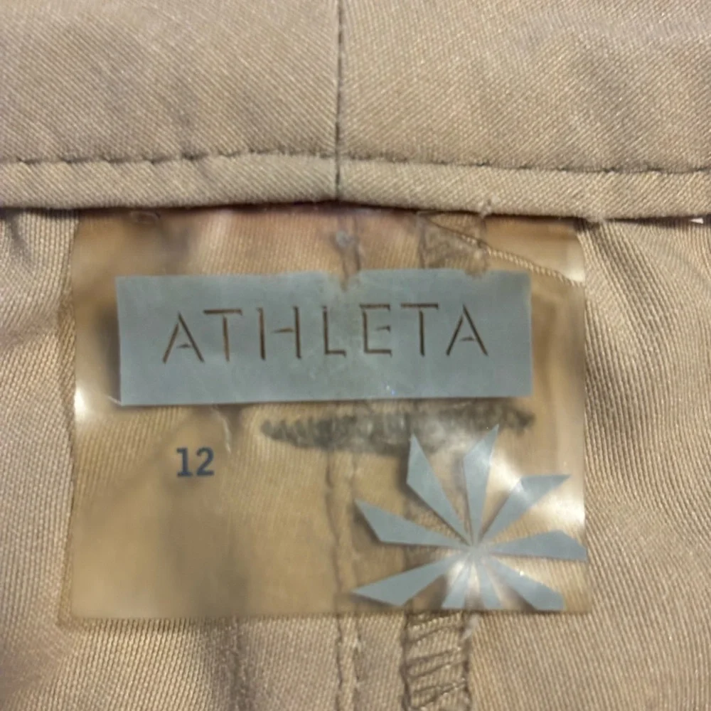 Athleta  Women’s  dipper skirt Khaki Nylon size 12‎